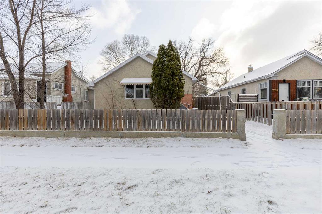 227 19 Street N, Lethbridge, AB, T1H 3J9