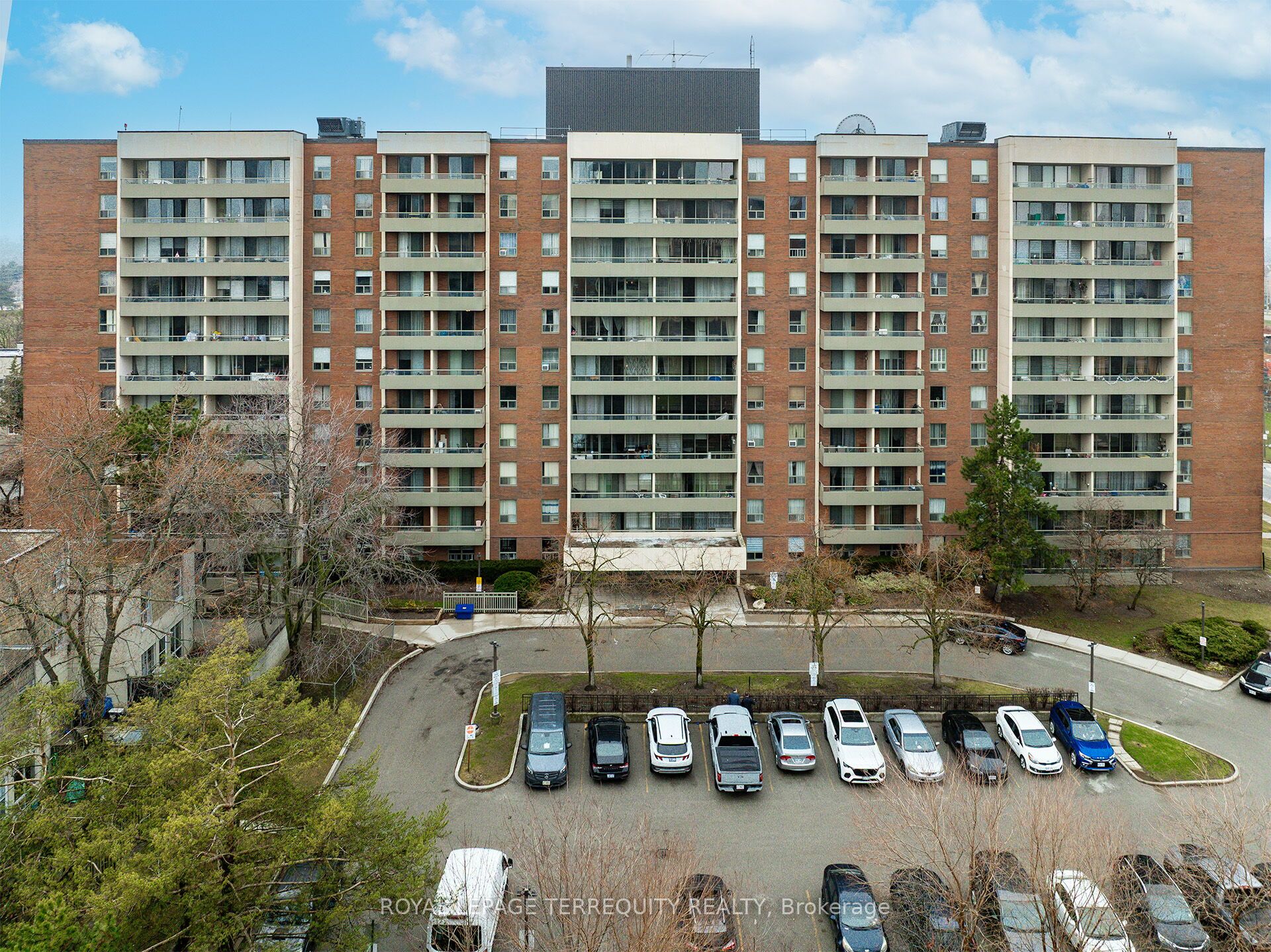 802-19 Four Winds Drive, Toronto, ON, M3J 2S9