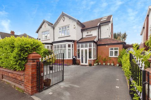 Burnage Lane, Manchester, Greater Manchester M19