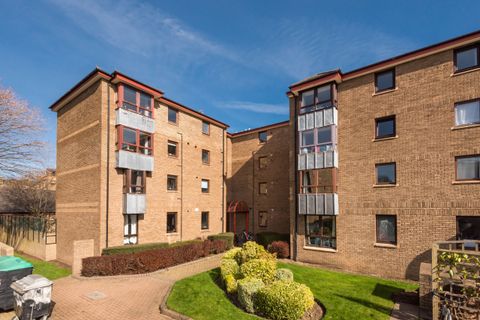 6/11 Sienna Gardens, Sciennes EH9