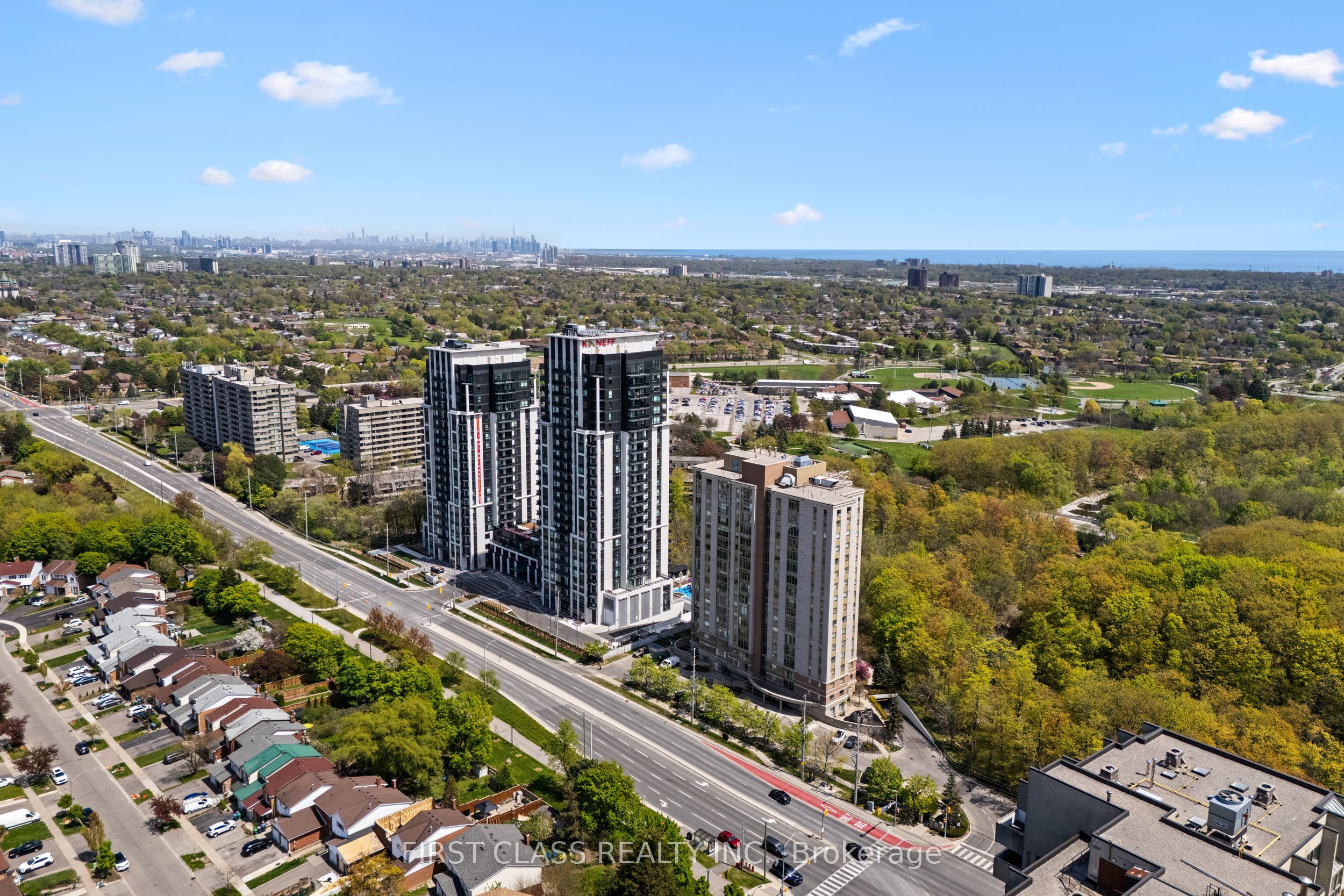 905-200 Burnhamthorpe Road E, Mississauga, ON, L5A 4E8