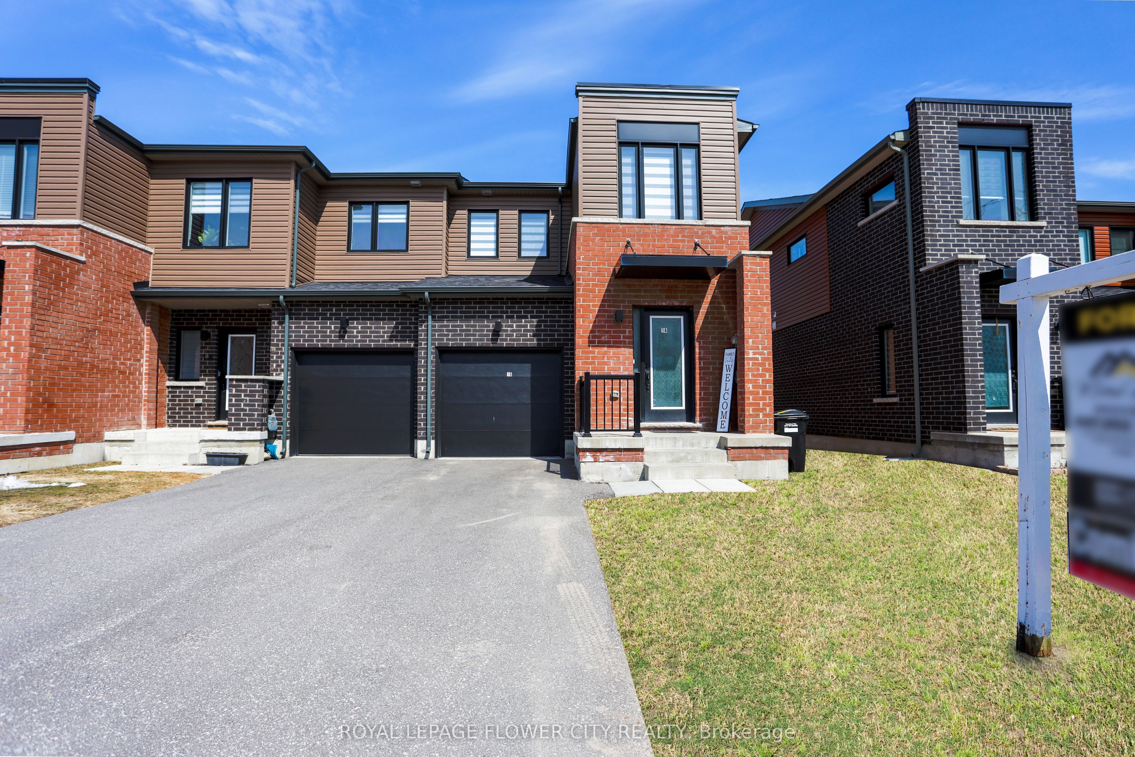 16 Fairlane Avenue, Barrie, ON, L9J 0M9