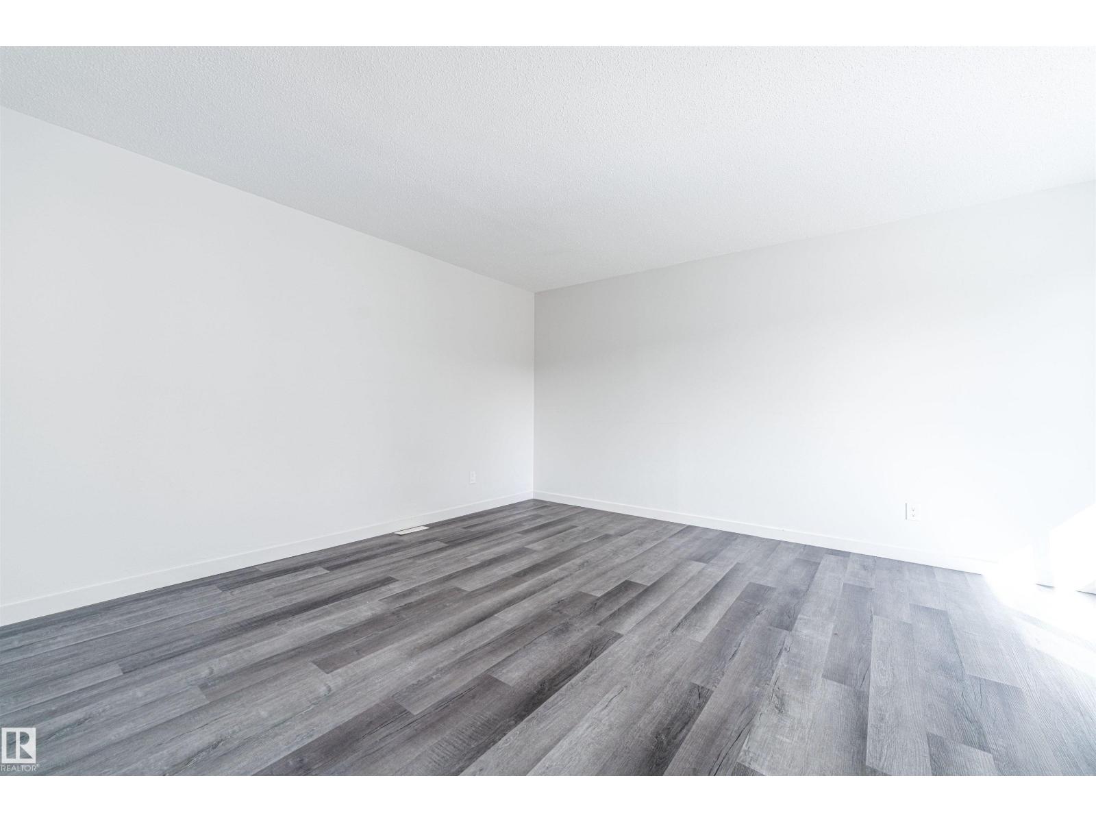 129 Londonderry Square NW, Edmonton, AB, T5C3C4 photo 5