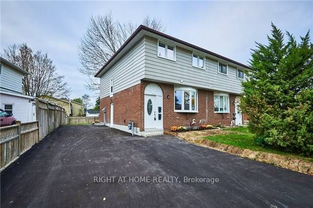 Upper-225 Kinmount Crescent, Oshawa, ON, L1J 3T8