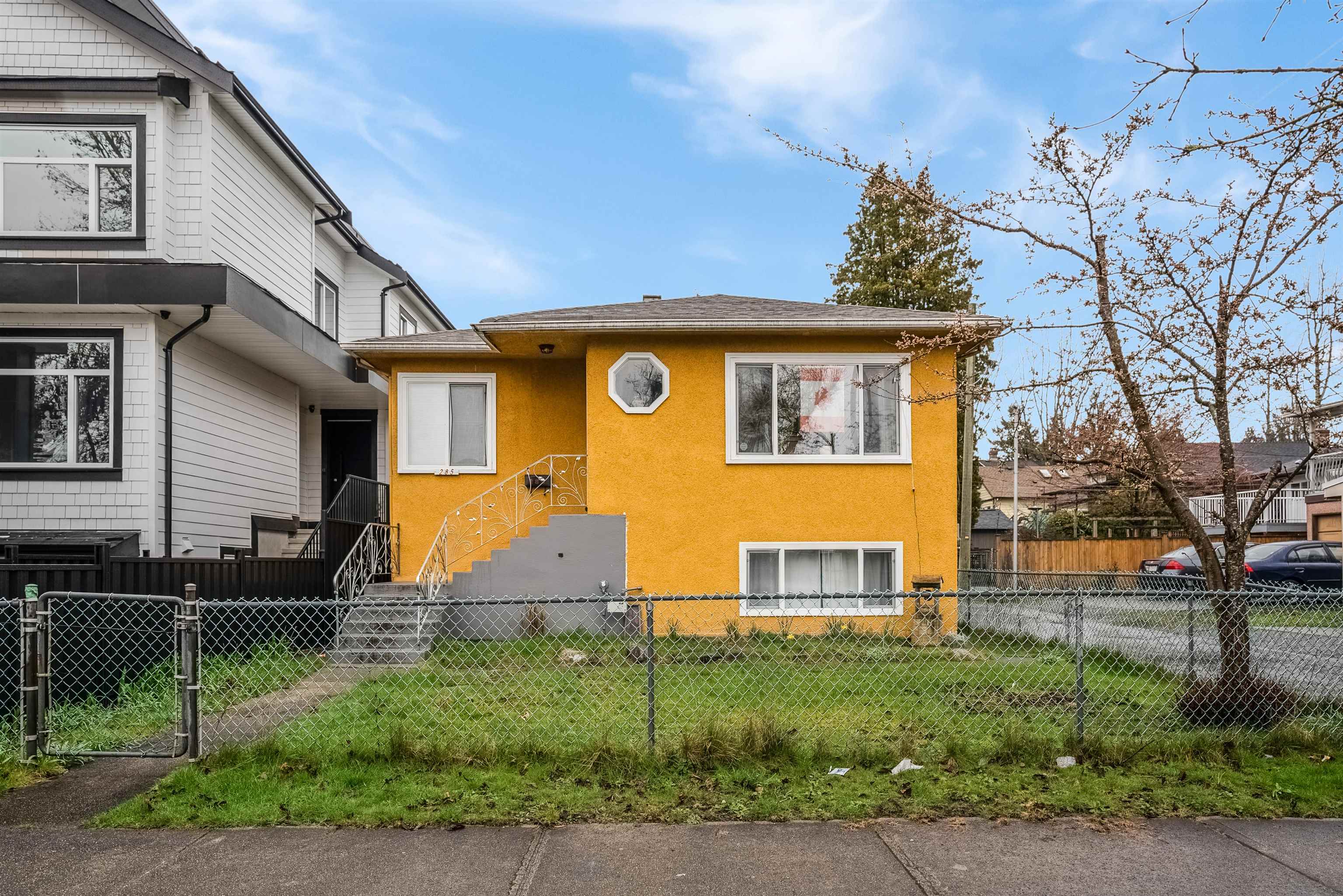 285 48th Avenue E, Vancouver, BC, V5W 2C9