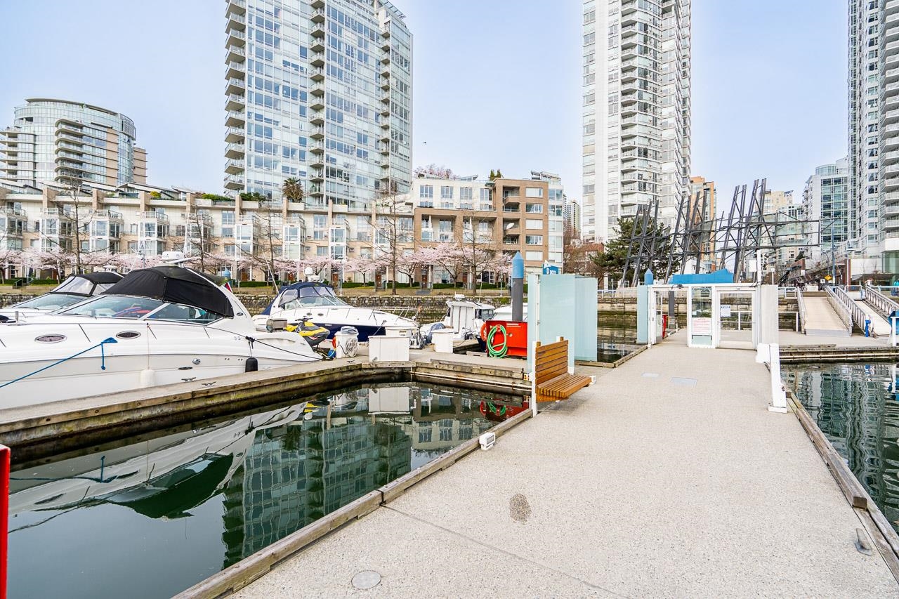Additional image 2 of D7-1088 Marinaside Crescent, Vancouver, BC, V6Z 3C4