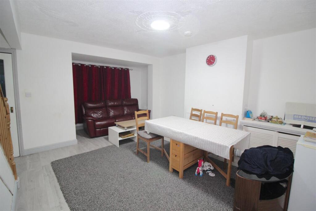 Henshaw Grove, Birmingham photo 3