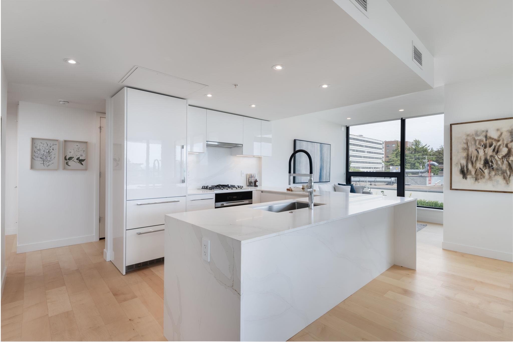 Additional image 6 of 302-135 13th Street E, North Vancouver, BC, V7L 0J8