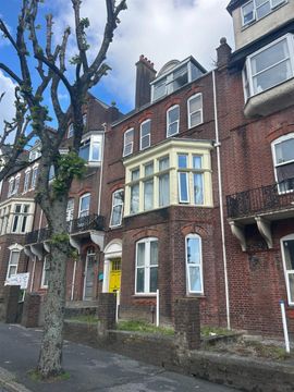 Queen Anne Terrace, Plymouth PL4