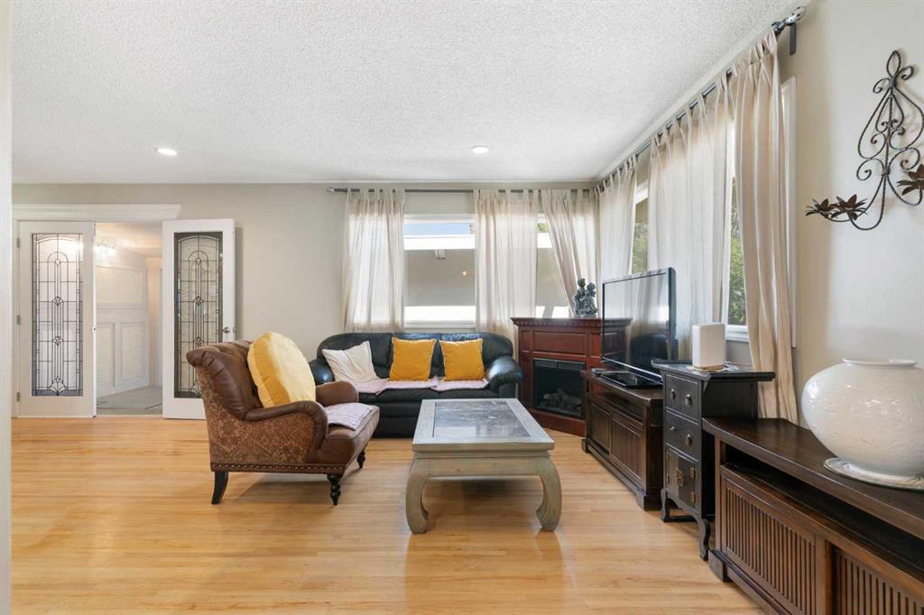Additional image 5 of 87 Hillgrove Drive SW, Calgary, AB, T2V 3L8
