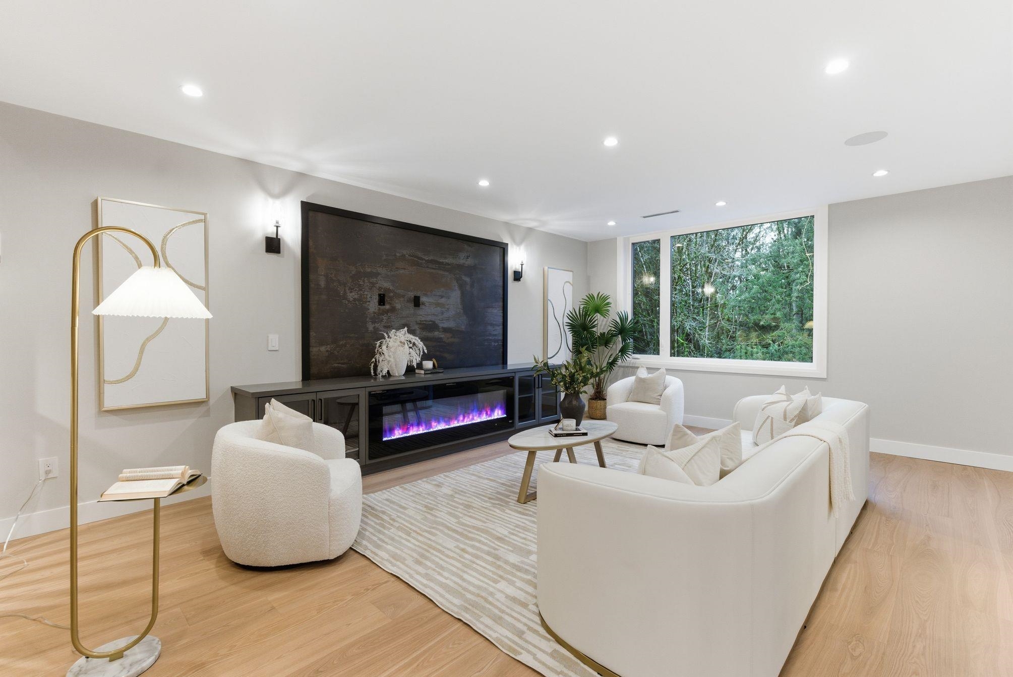 Additional image 6 of 2-8408 17th Avenue, Burnaby, BC, V3N 1N2