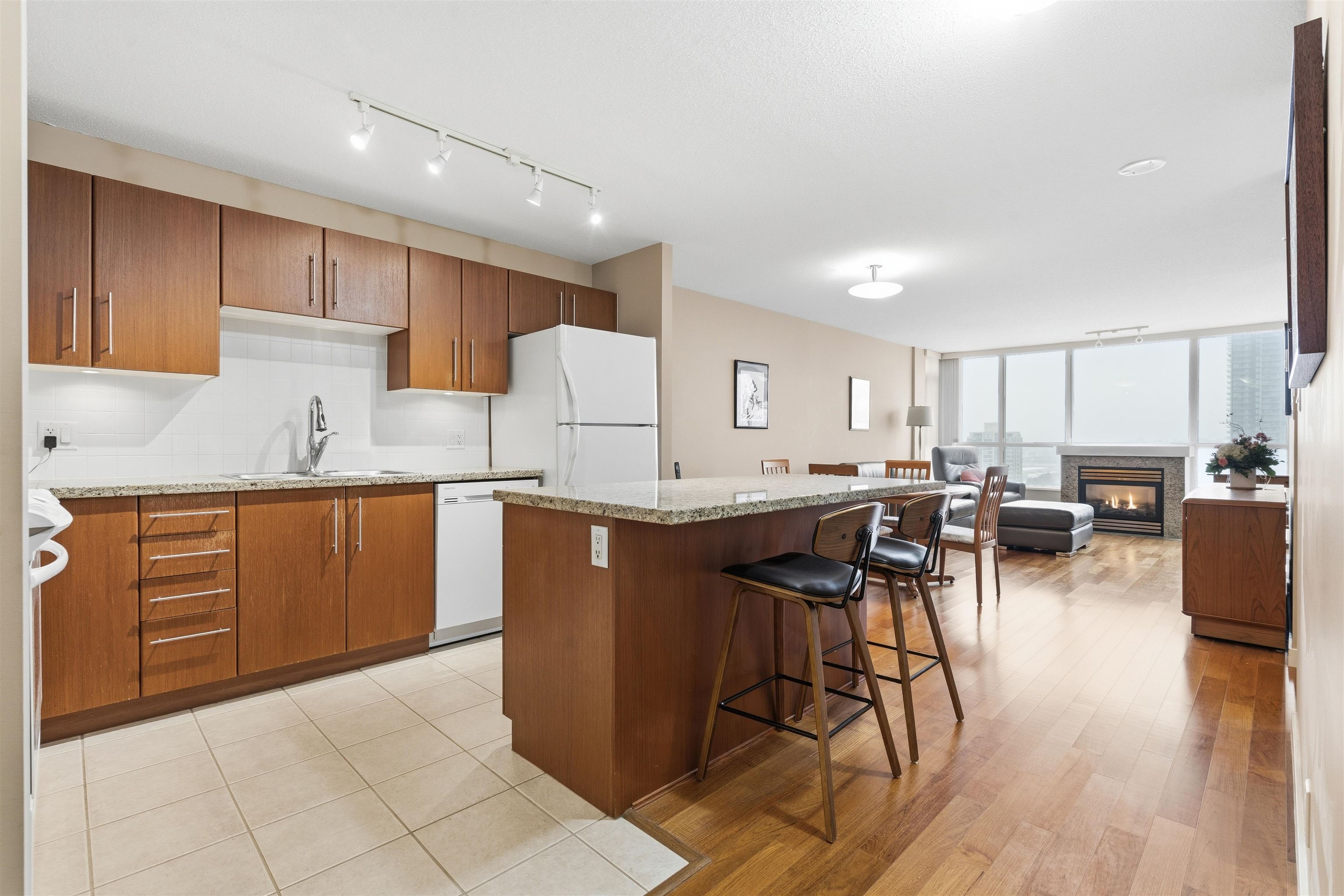 Additional image 3 of 1504-2138 Madison Avenue, Burnaby, BC, V5C 6T6