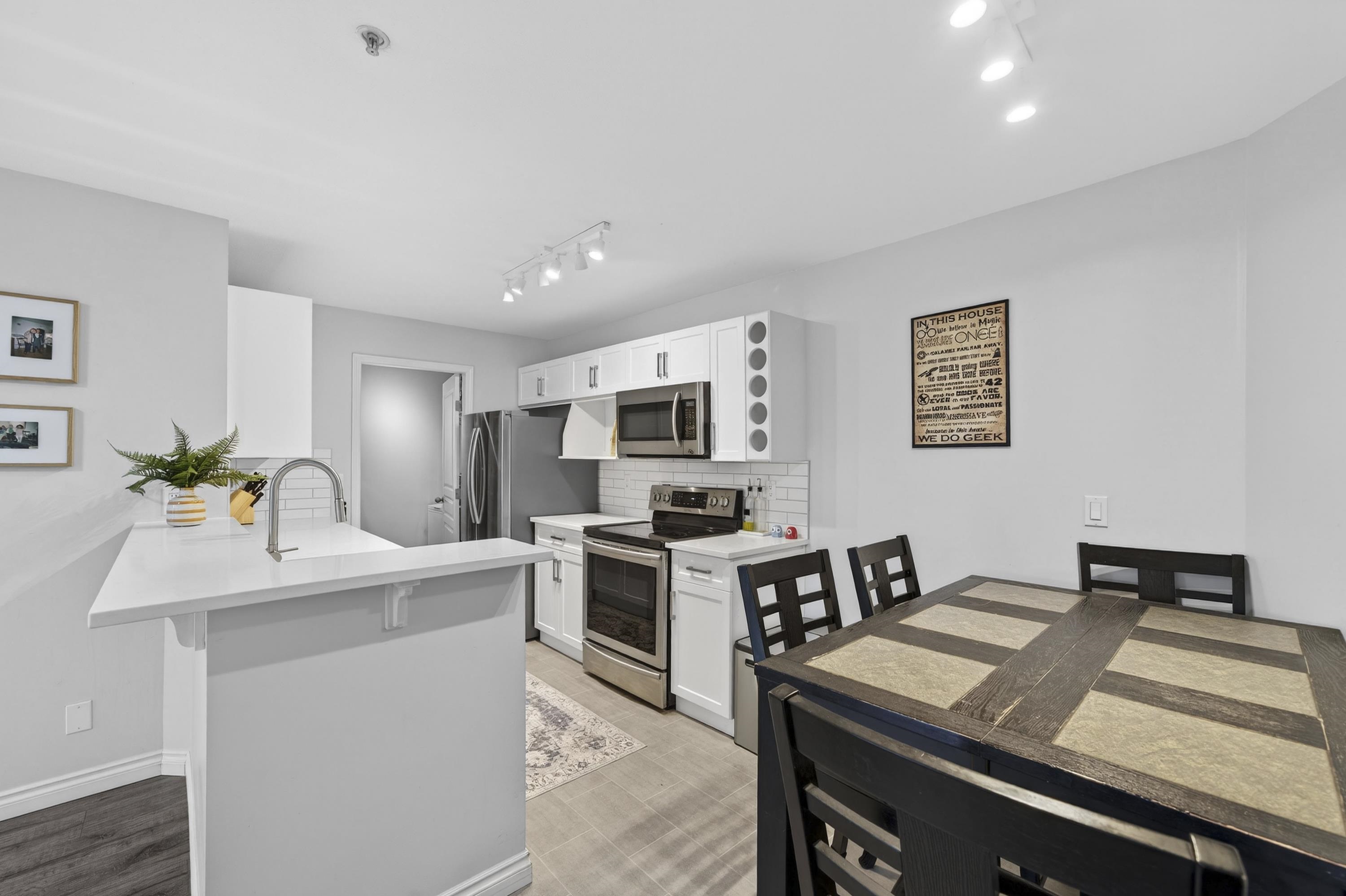 Additional image 4 of 213-7139 18th Avenue, Burnaby, BC, V3N 4Z3