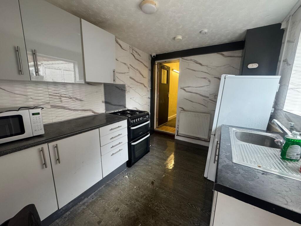 Additional image 5 of 2 Rooms Available In Woeley Castle Square, B29 5QL