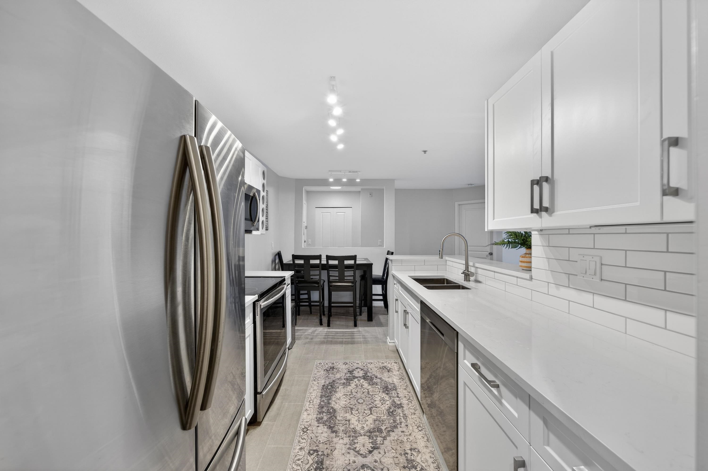 Additional image 5 of 213-7139 18th Avenue, Burnaby, BC, V3N 4Z3