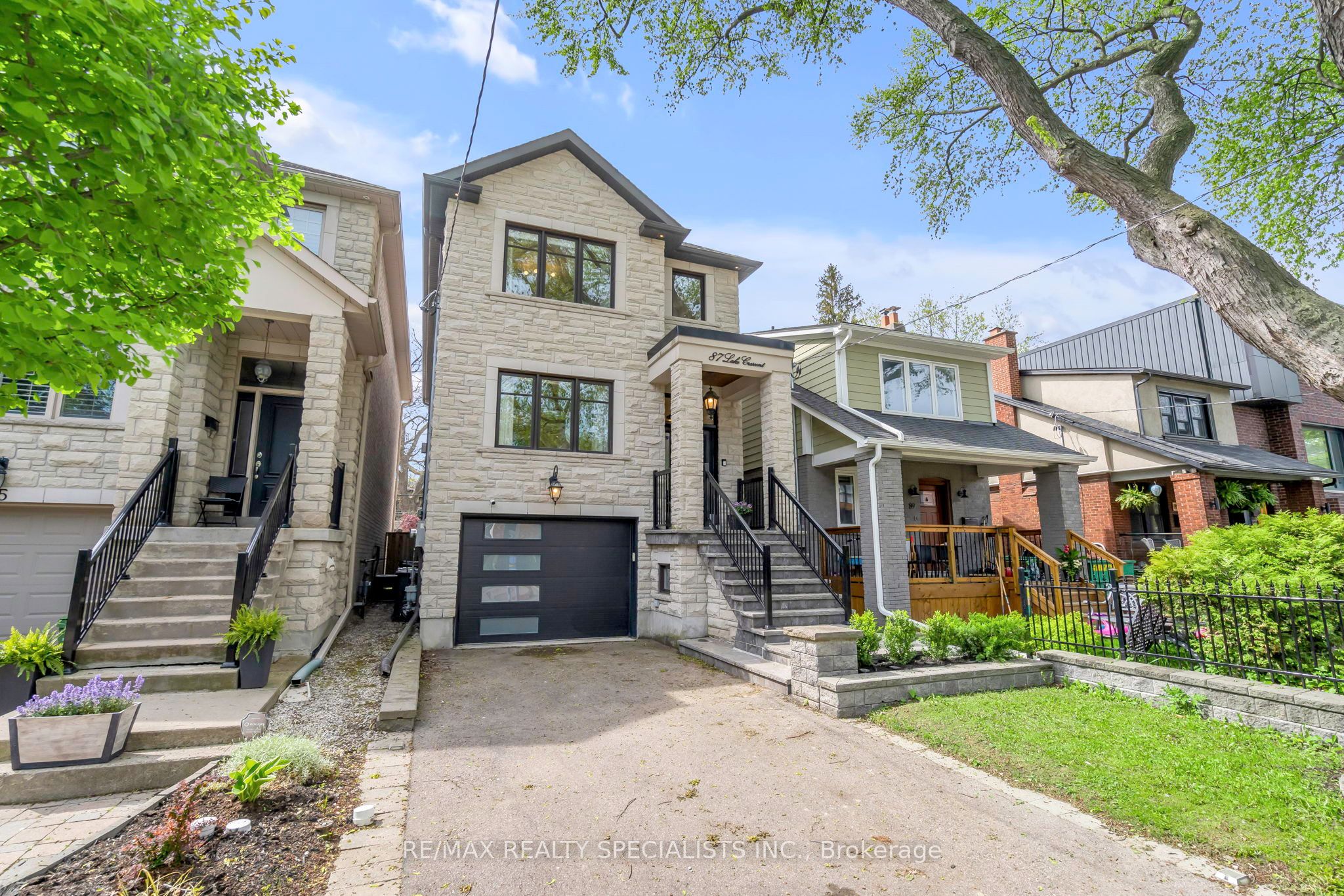 87 Lake Crescent, Toronto, ON, M8V 1W2