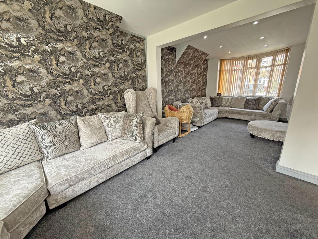 Barton Lodge Road, Hall Green, B28 0RL photo 3