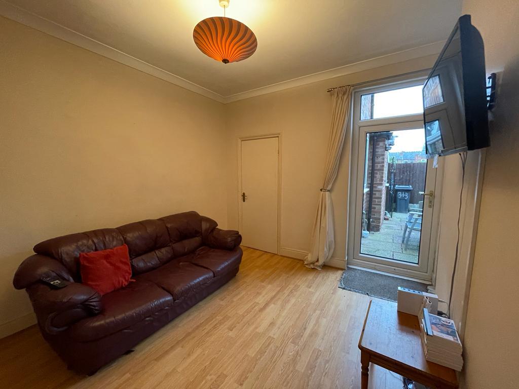 Additional image 2 of Warwards Lane - 3 bed, Selly Oak, West Midlands, B29