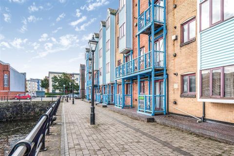 Abernethy Quay, Swansea SA1