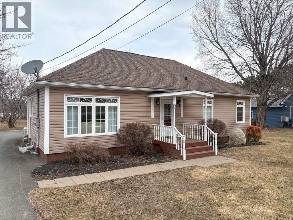 180 Houlton Road, Woodstock, NB, E7M1Z1