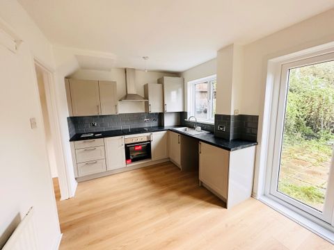 Ffynnon Wen, Swansea SA6
