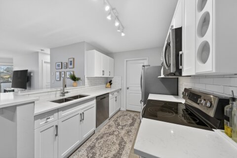 Additional image 7 of 213-7139 18th Avenue, Burnaby, BC, V3N 4Z3