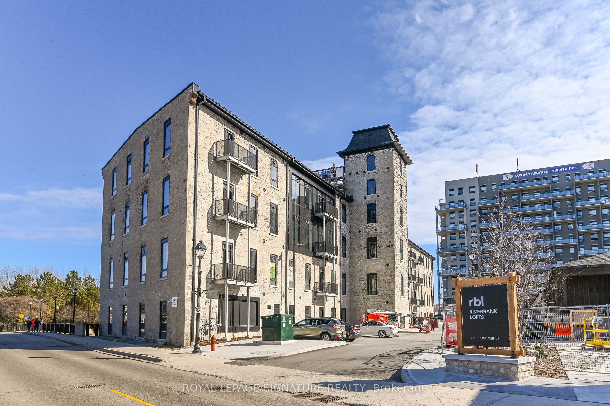 407-19 Guelph Avenue, Cambridge, ON, N3C 1A2