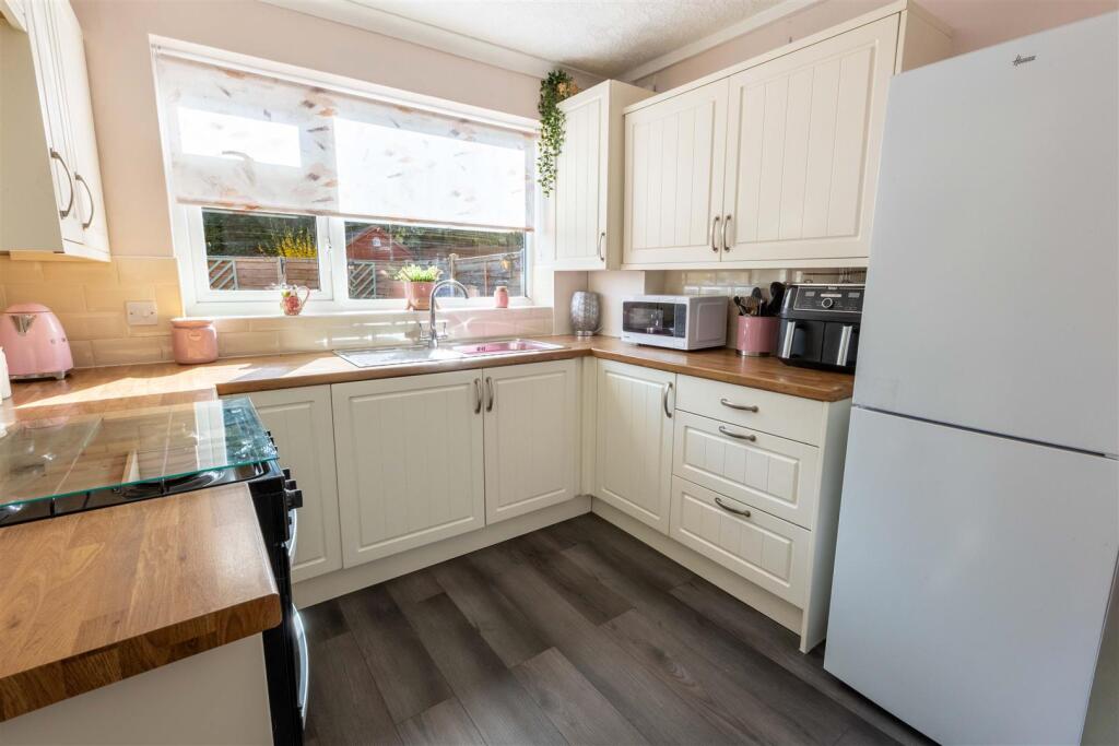 Romford Close, Sheldon, Birmingham photo 5