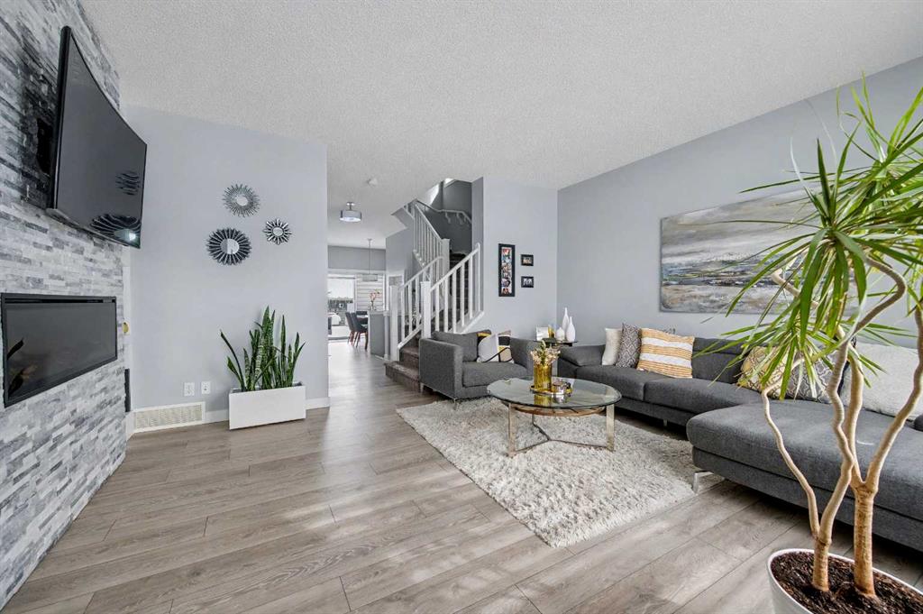 Additional image 3 of 38 Sage Bluff Gate NW, Calgary, AB, T3R 0Y9