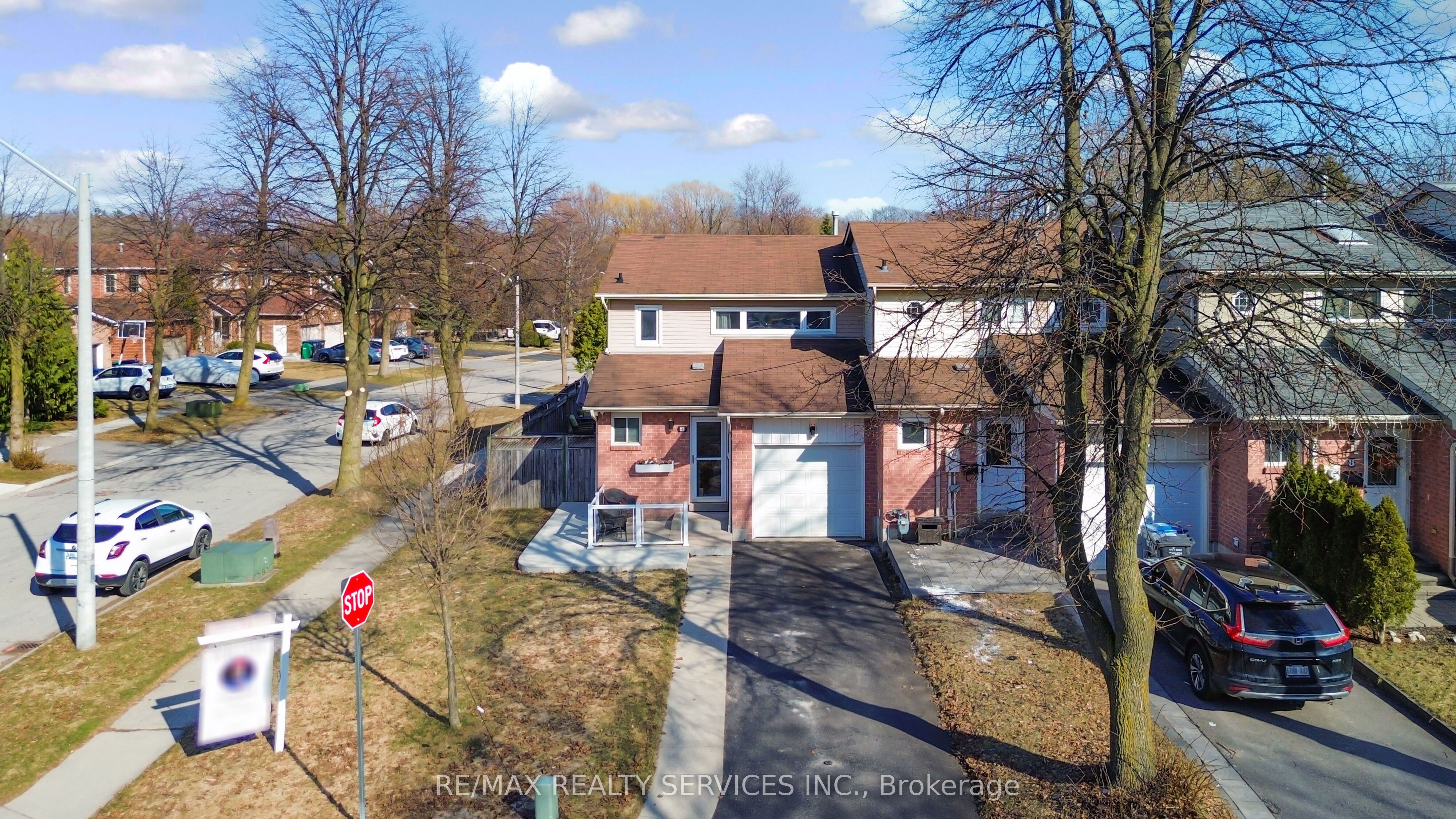 4 Scribner Court, Brampton, ON, L6Z 2N1
