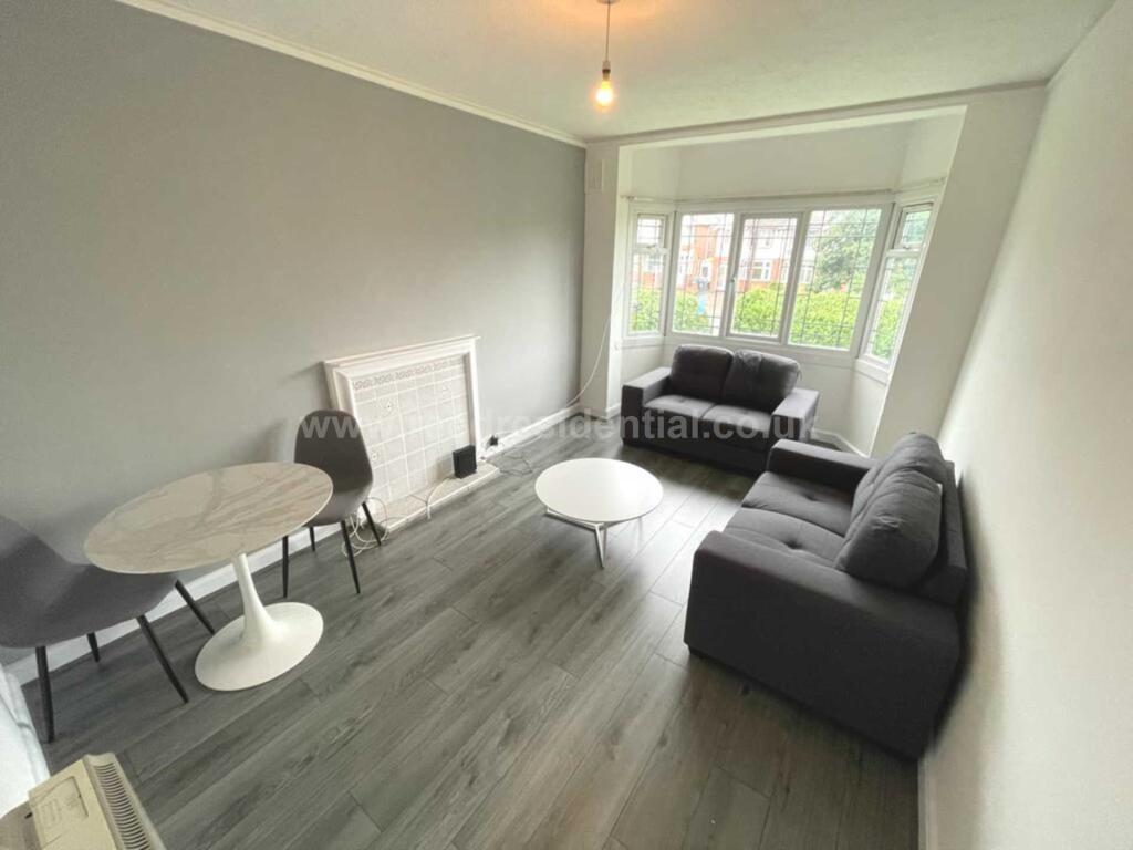 Flat 8 Weoley Court, 201 Gibbins Rd, West Midlands, B29