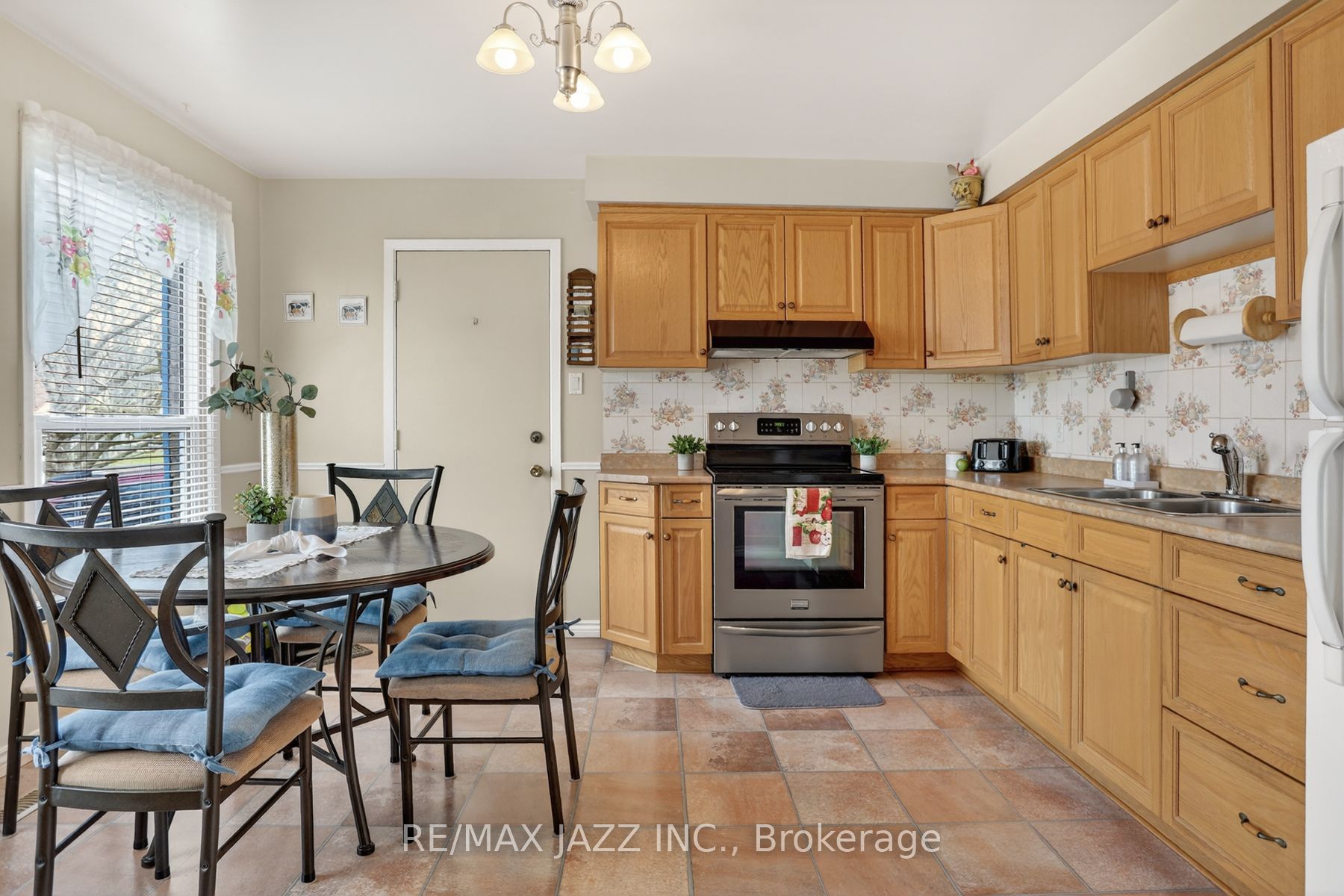 152 Guthrie Crescent, Whitby, ON, L1P 1A8 photo 4