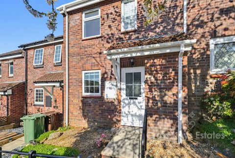 Rolston Close, Southway PL6