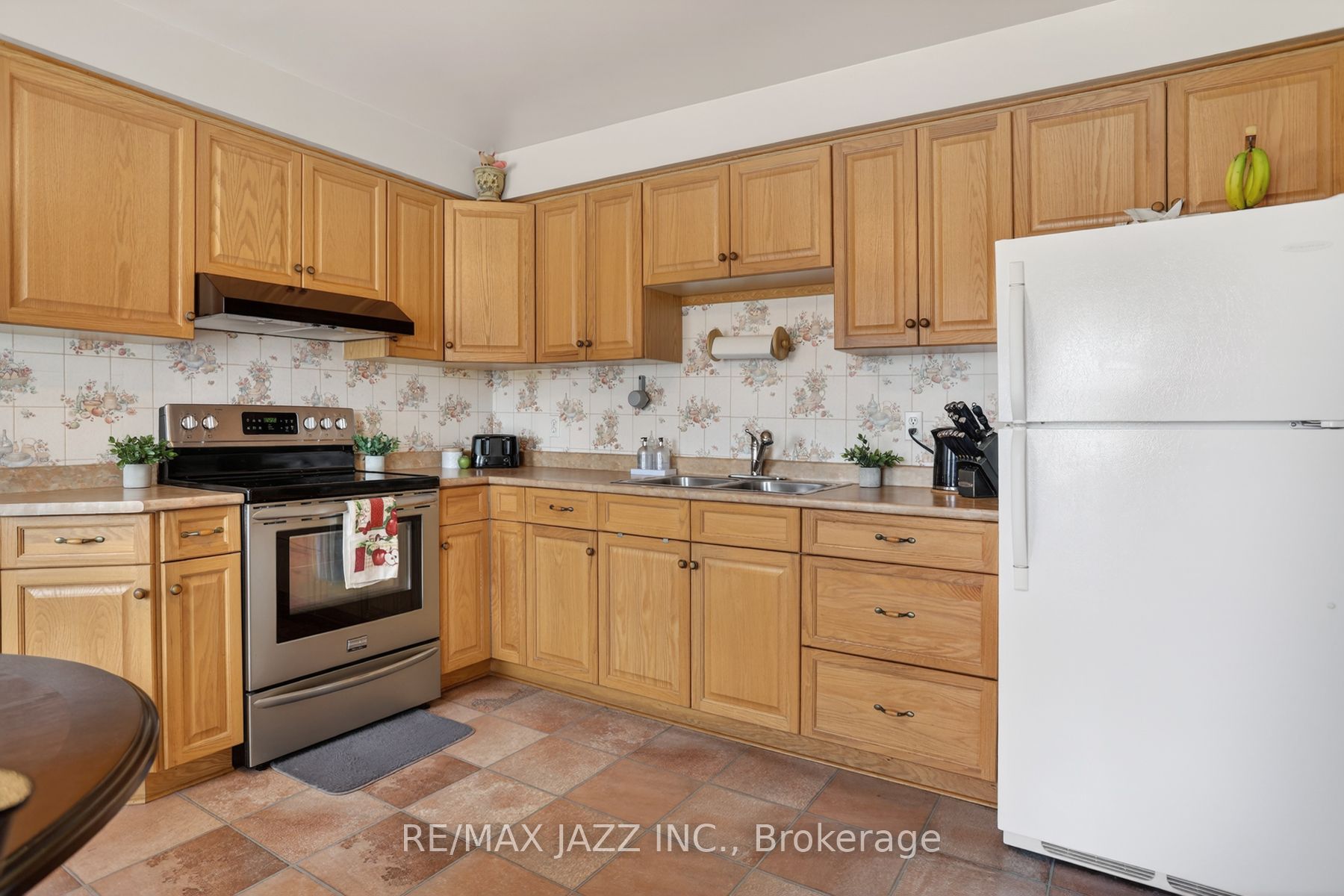 152 Guthrie Crescent, Whitby, ON, L1P 1A8 photo 5