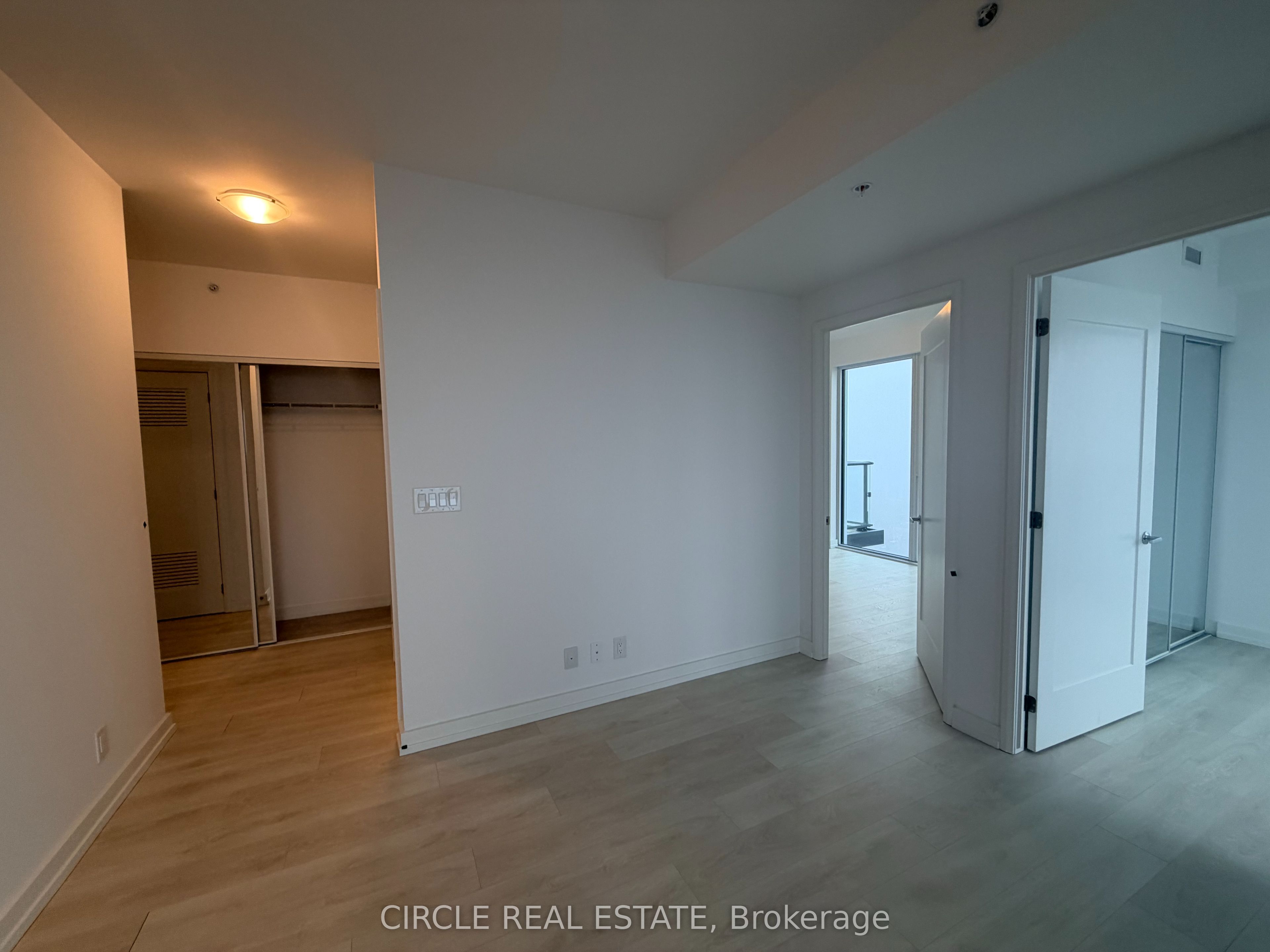Additional image 3 of 2414-75 James Street S, Hamilton, ON, L8P 4V8