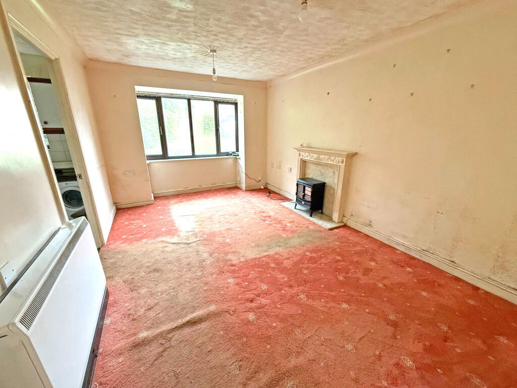 Cheyne Gardens, Hall Green, B28 0UH photo 3