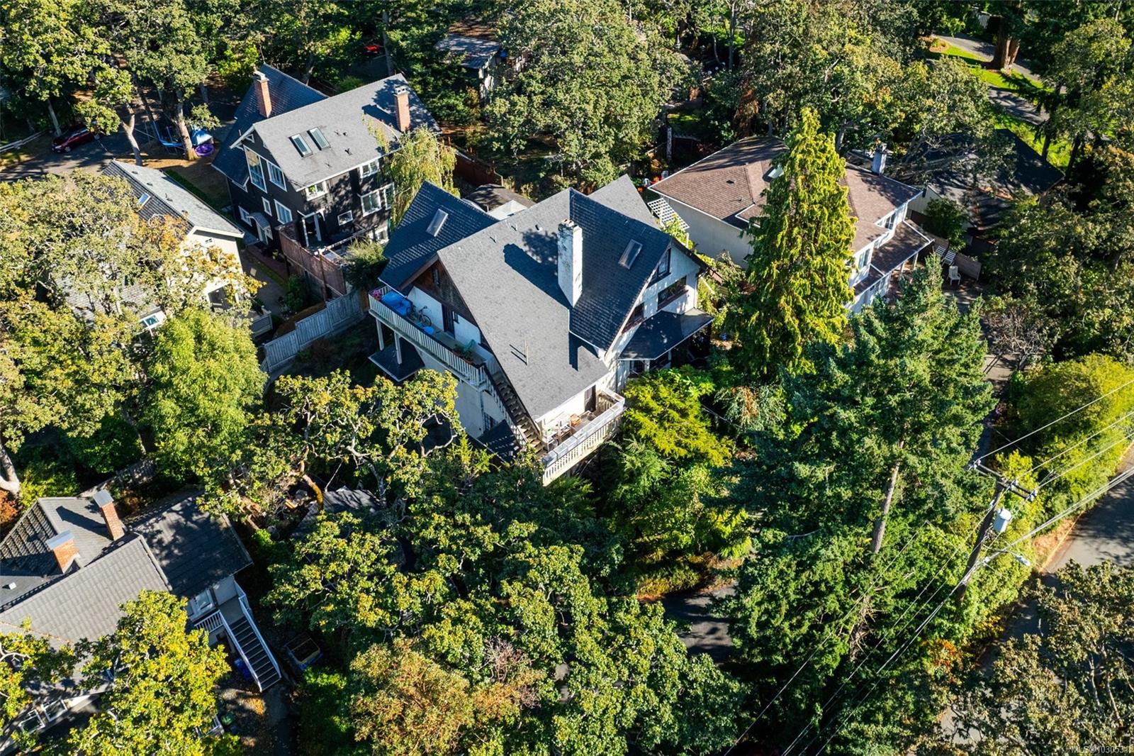 1043 Belmont Avenue, Victoria, BC, V8S 3T4