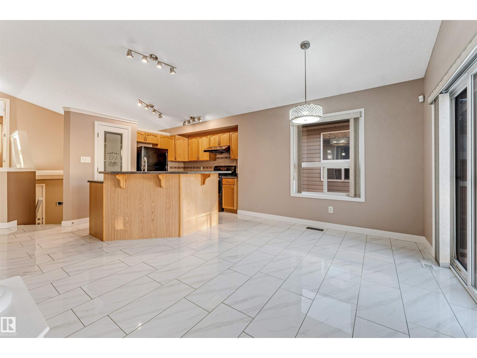 Additional image 6 of 3331 26 Street NW, Edmonton, AB, T6T1Z4