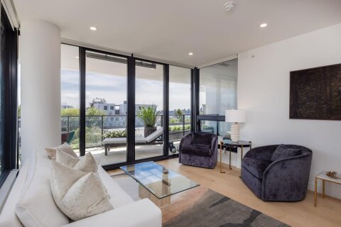 Additional image 8 of 302-135 13th Street E, North Vancouver, BC, V7L 0J8