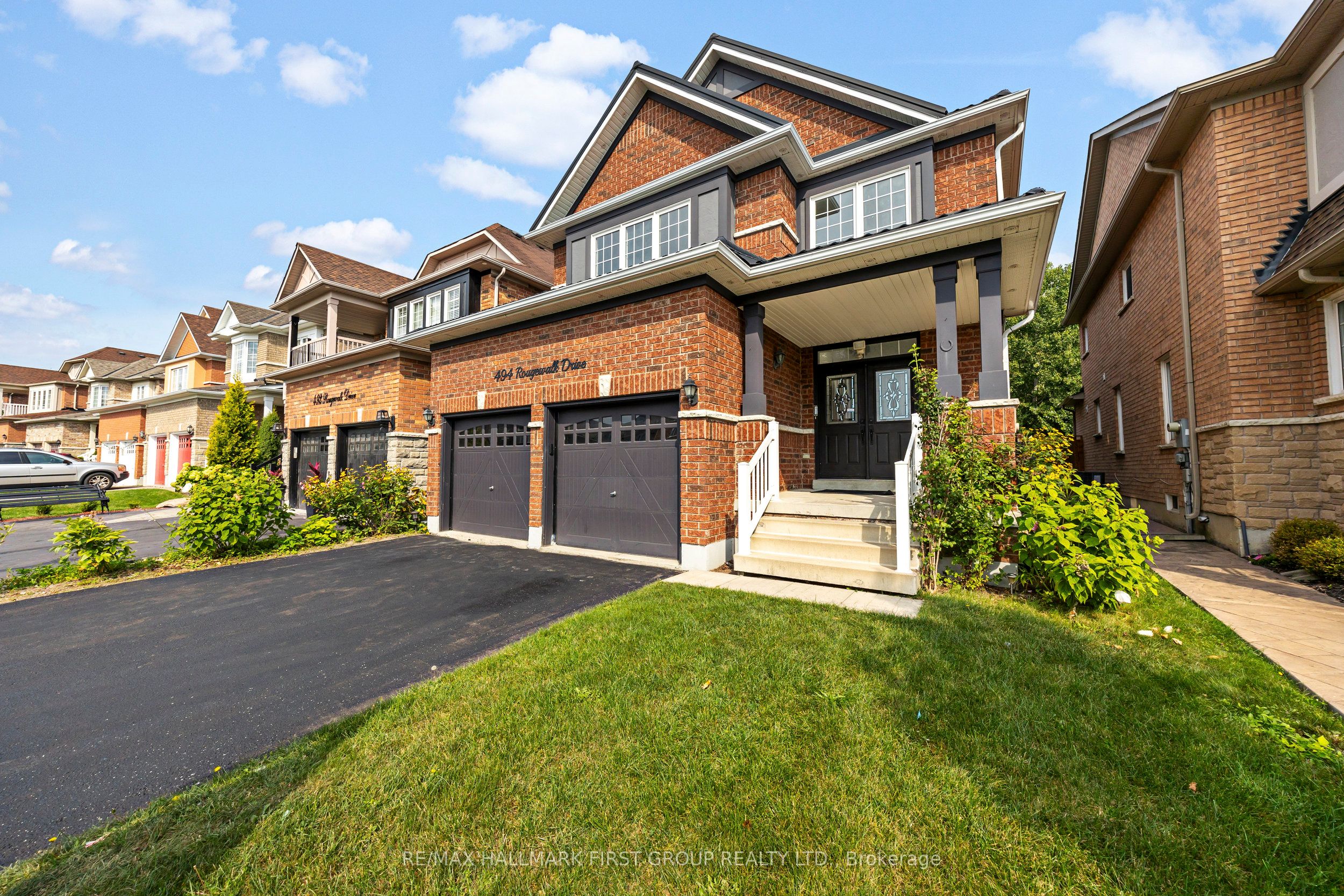 494 Rougewalk Drive, Pickering, ON, L1X 0A1 photo 2