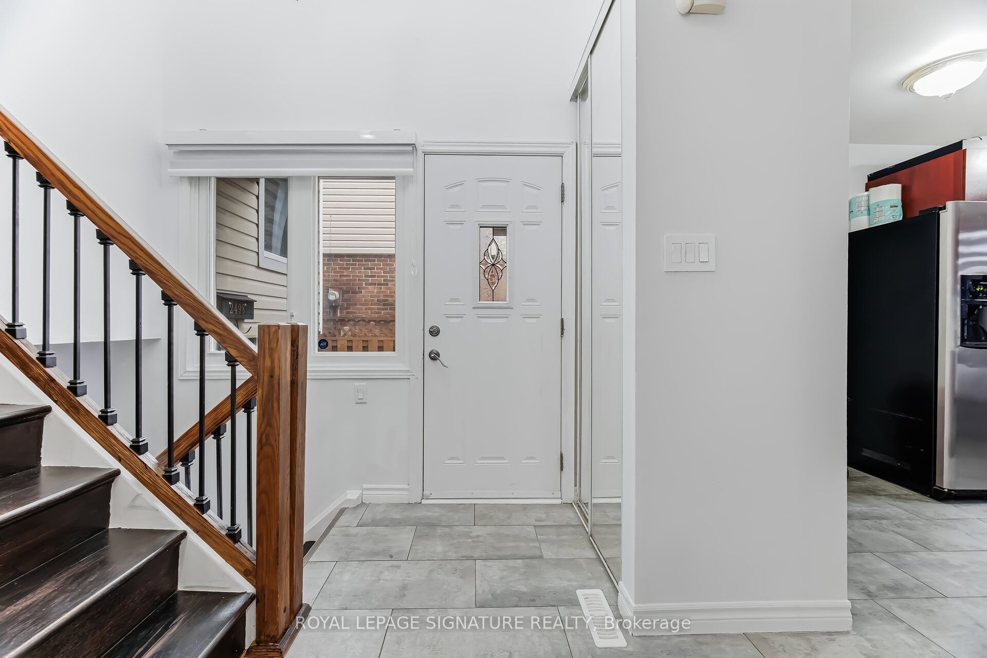 Additional image 4 of 2498 Mainroyal Street S, Mississauga, ON, L5L 1C9