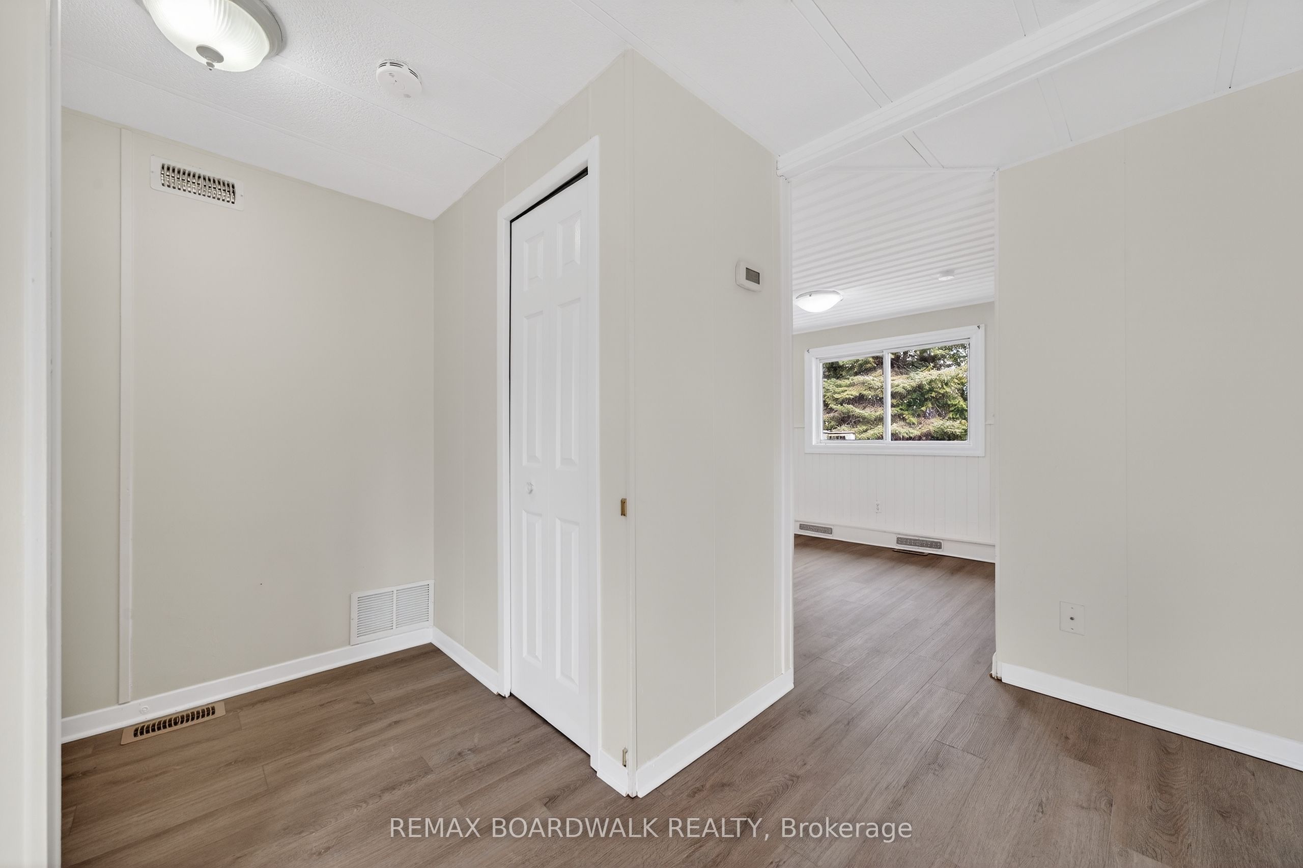 Additional image 4 of 10 Fringewood Drive, Ottawa, ON, K2S 1T1