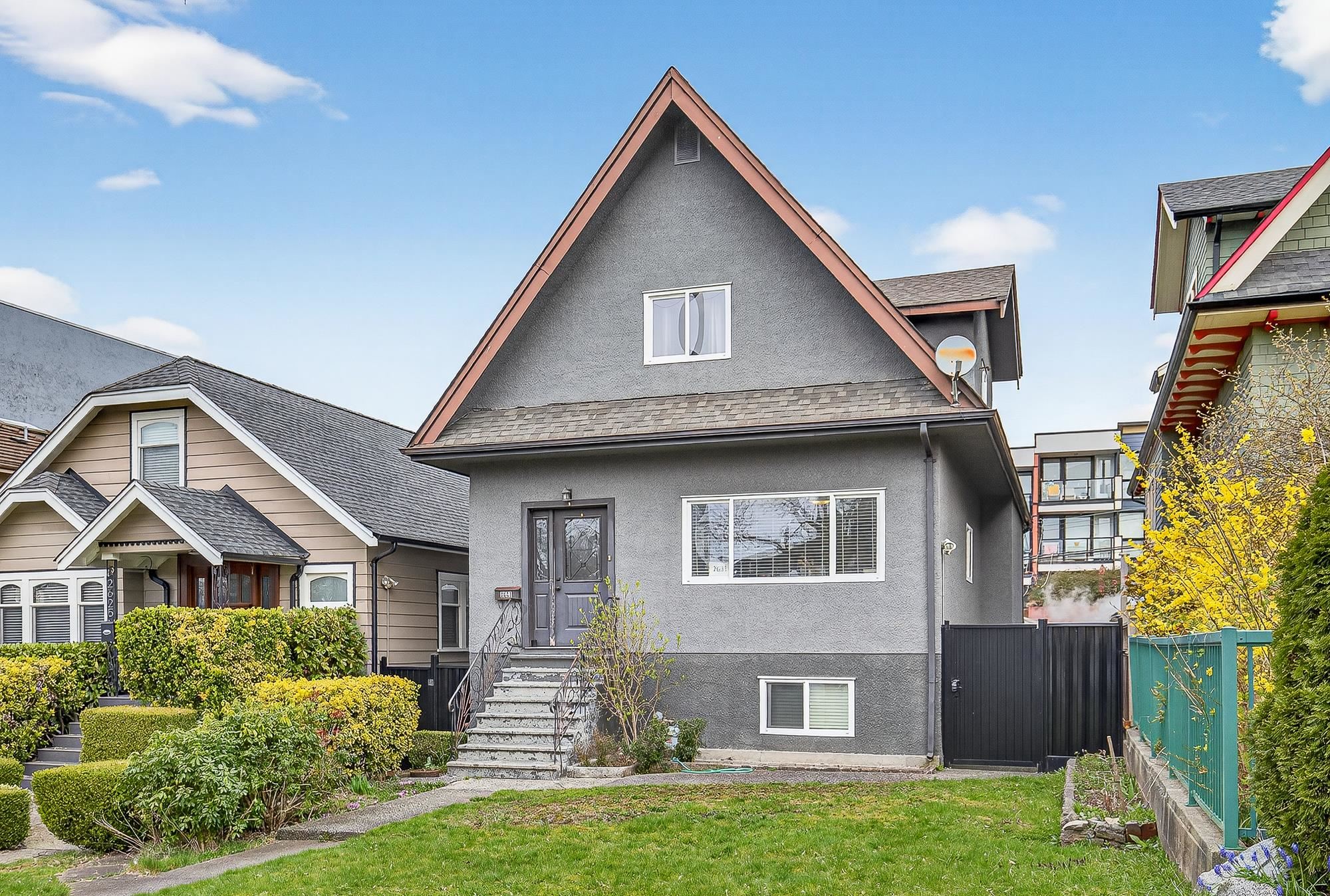 2631 Pender Street E, Vancouver, BC, V5K 2B6
