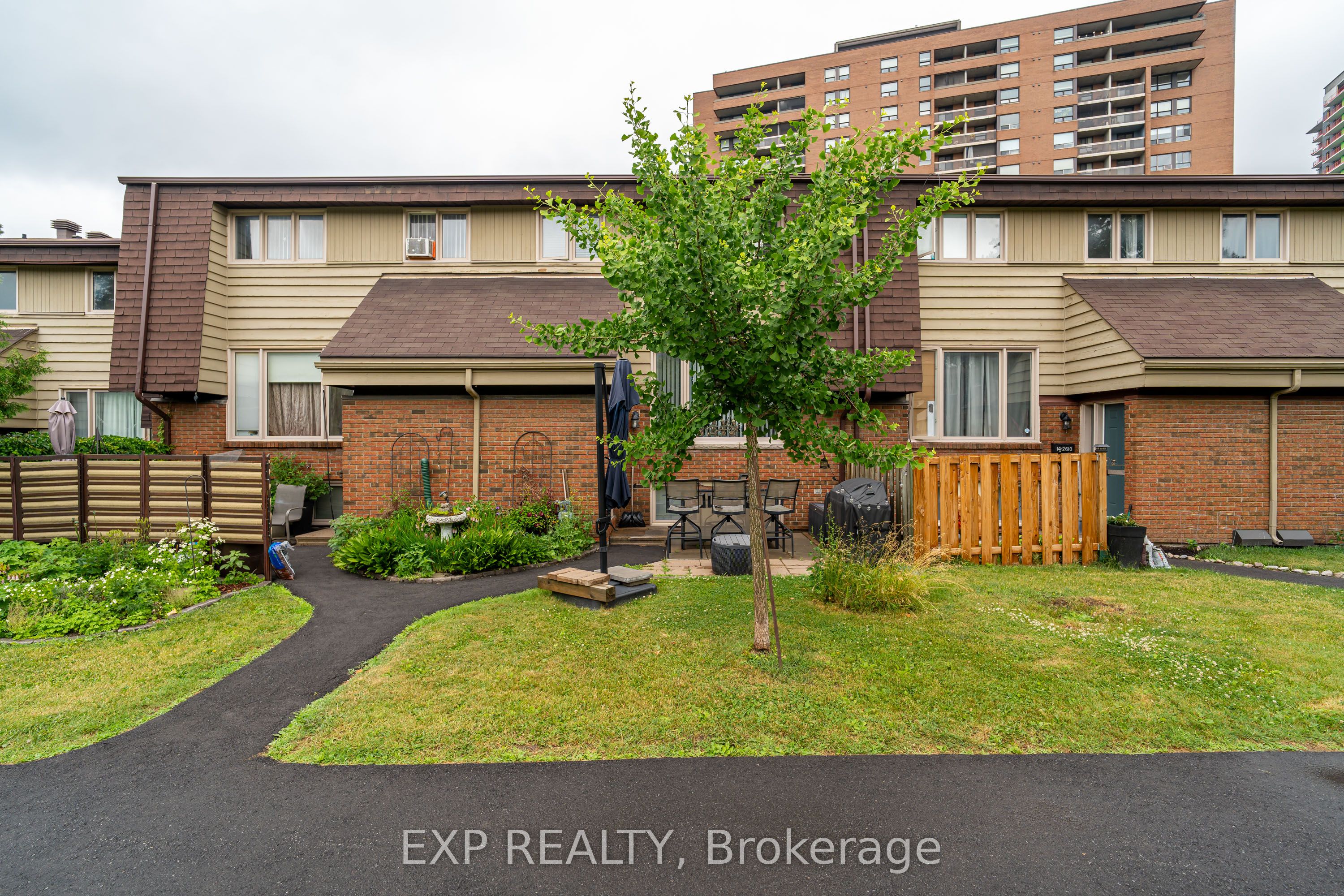 12-2610 Draper Avenue, Ottawa, ON, K2H 8X8