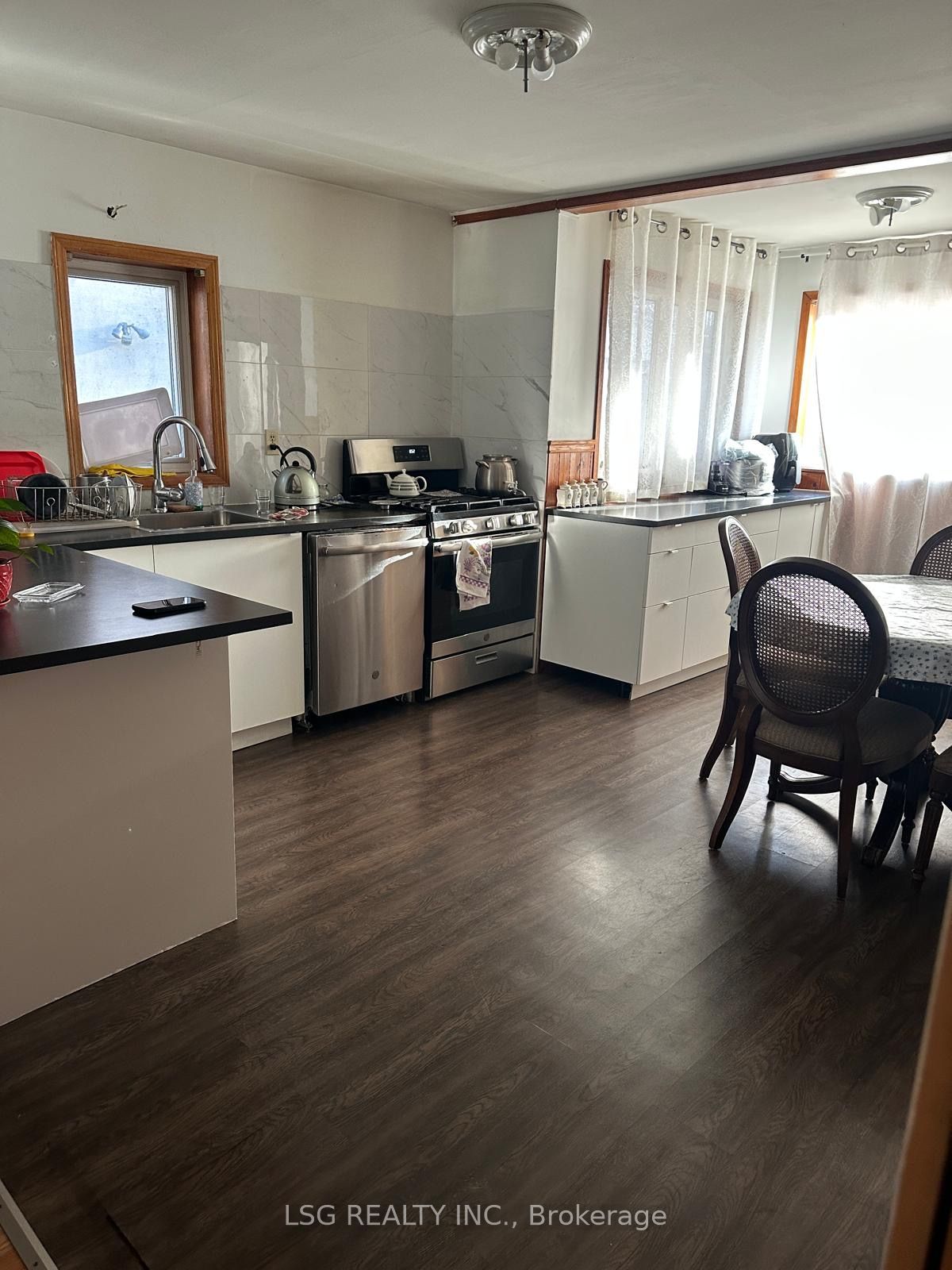 48 Moray Avenue, Richmond Hill, ON, L4E 3C3 photo 2