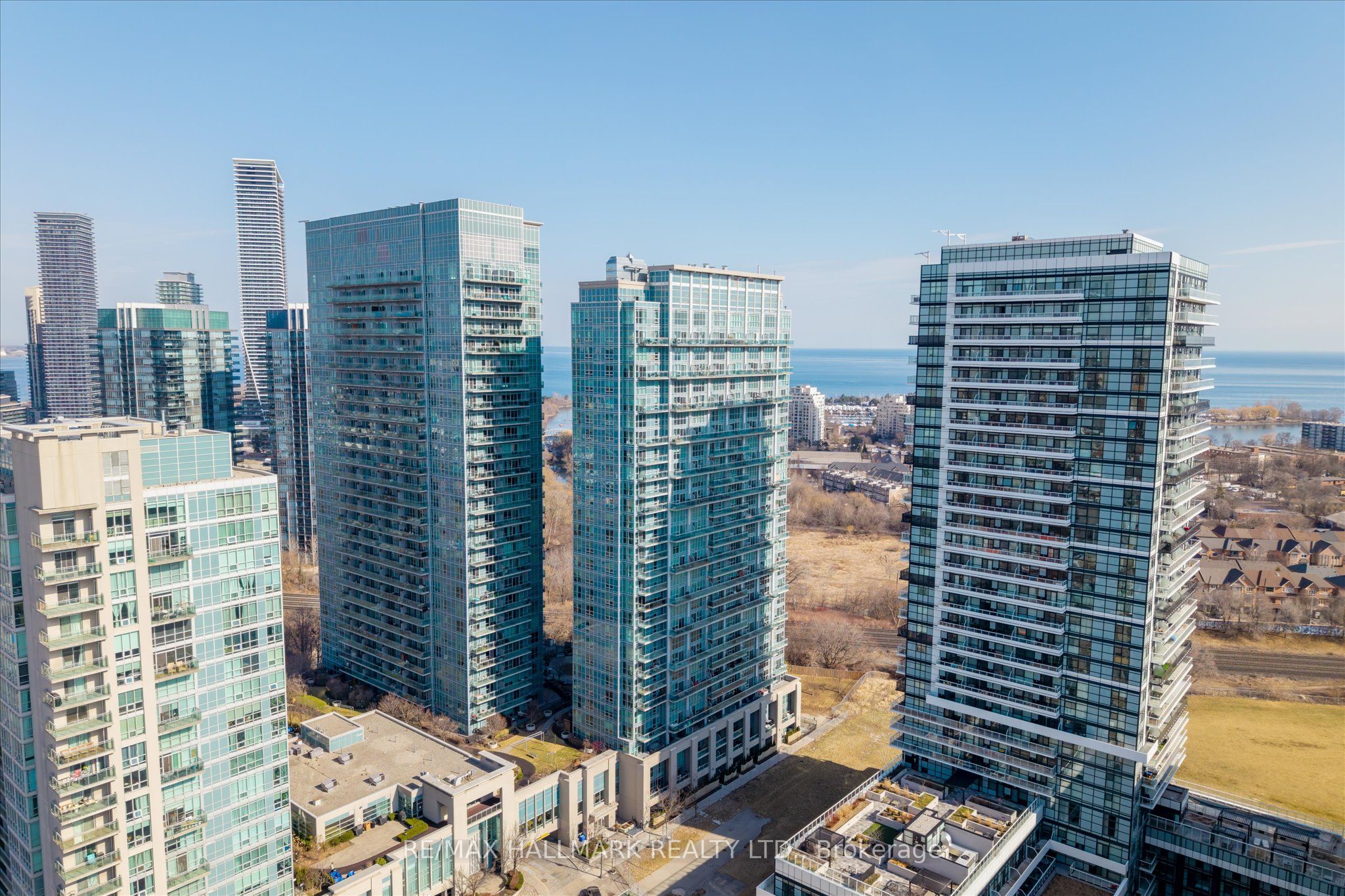 2331-165 Legion Road N, Toronto, ON, M8Y 0B3