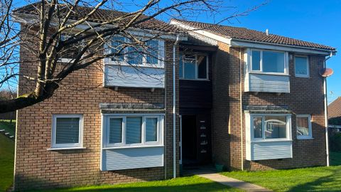 Llysgwyn, Llangyfelach, Swansea SA6, Studio to rent