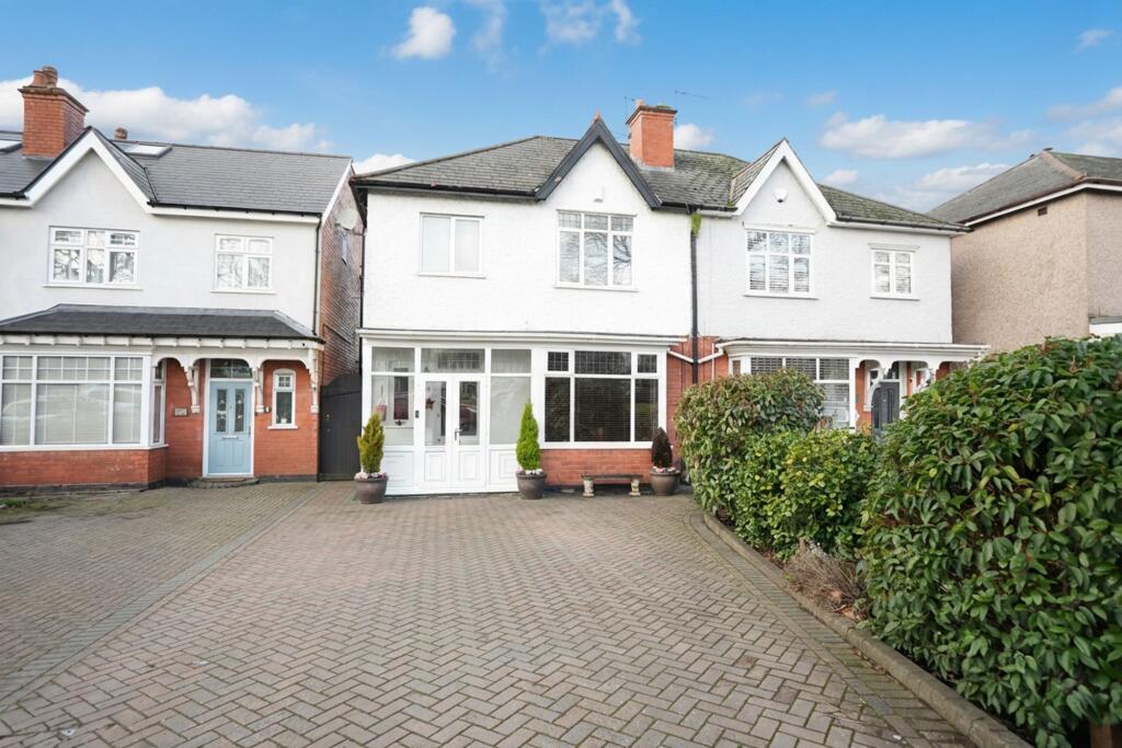 Fox Hollies Road, Hall Green, B28