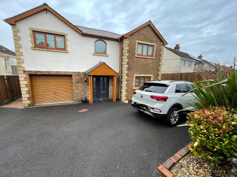 Rhyddwen Road, Craig-Cefn-Parc, Swansea SA6