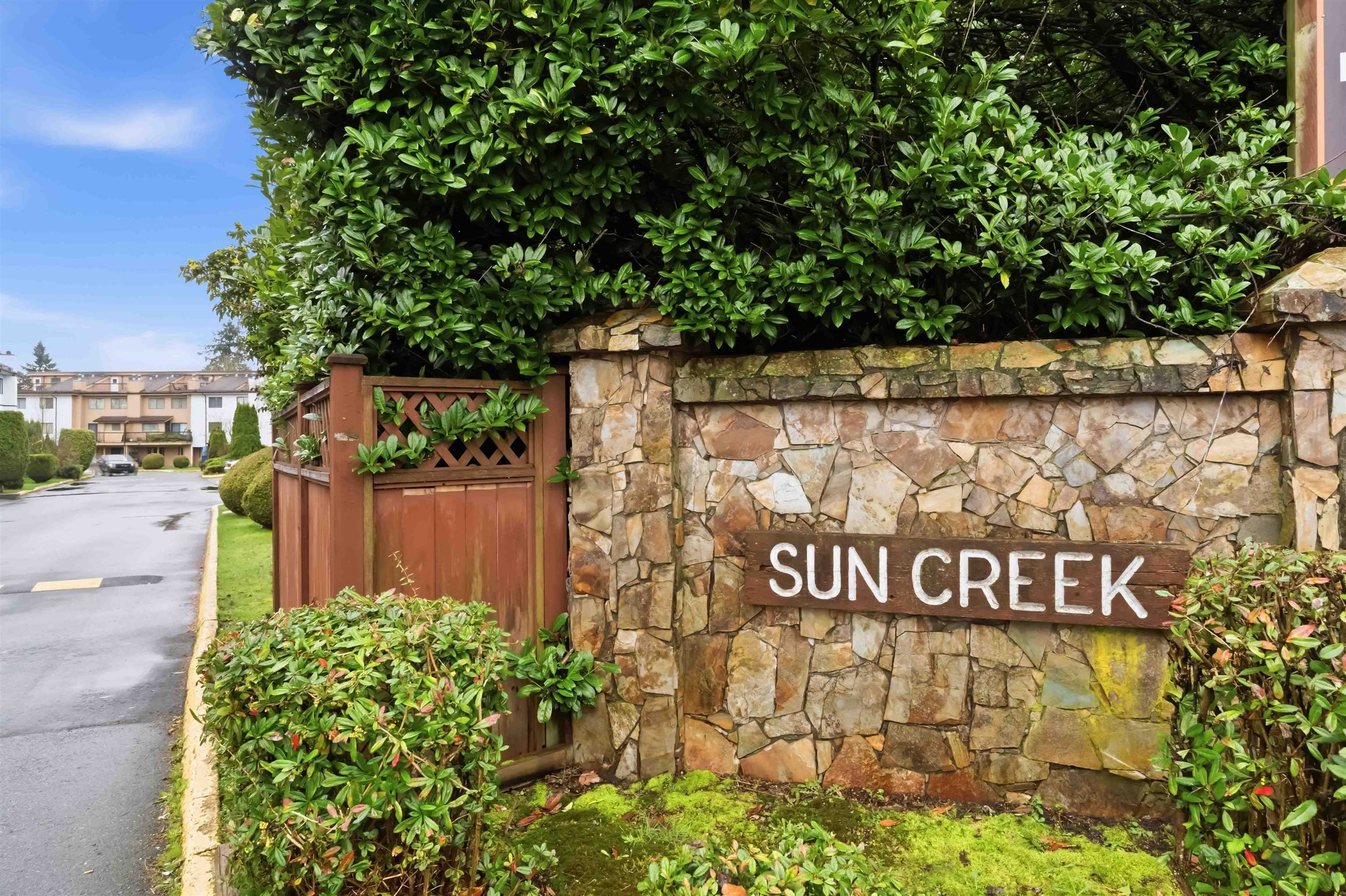 13323 71b Avenue, Surrey, BC, V3W 7Z5